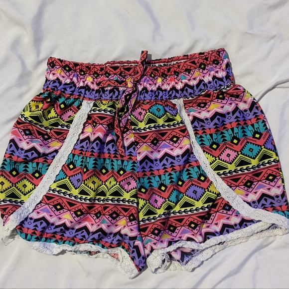 ✨2/$12 Girls Funky Shorts - Picture 1 of 4